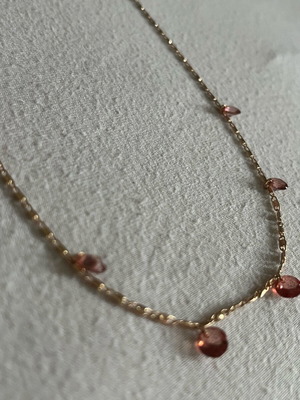 Gold plated necklace with details new, gold color