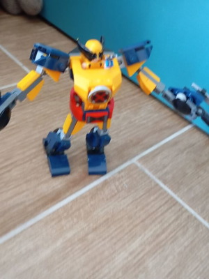 Wolverine Mech LEGO used, 90-95% complete