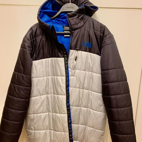 The North Face snow jacket like new, size M