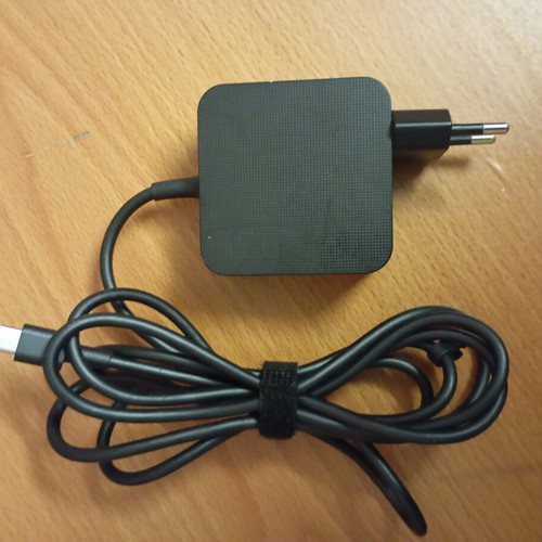 Asus laptop multi charger C type used, good working condition