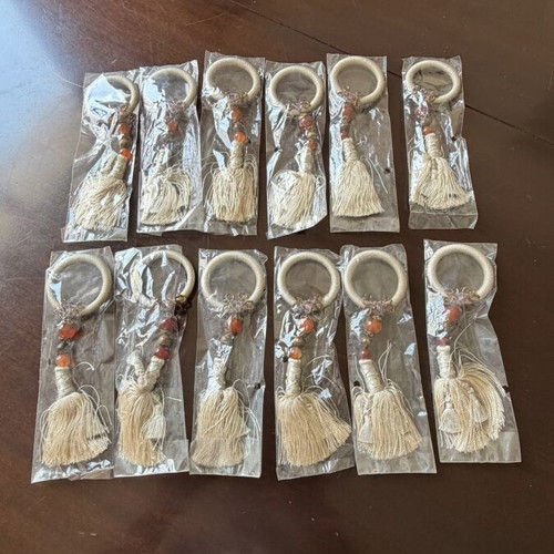 Set of 12 napkin rings with tassels, boho vintage style