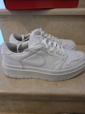Air Jordan 1 Elevate Low women's shoes like new, white
