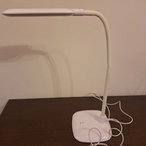 LED desk lamp like new with flexible arm and USB
