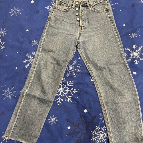 Salt and pepper Gia S/W Cropped