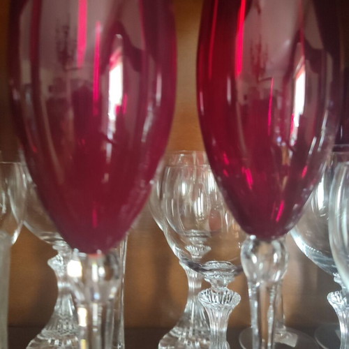Champagne glasses red stemmed, like new, set of 6