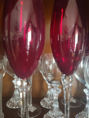 Champagne glasses red stemmed, like new, set of 6