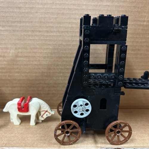 Lego 6061 Siege Tower 1984 used, with wear and missing parts