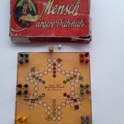 Collectible Griniaris used, German edition with Greek translation