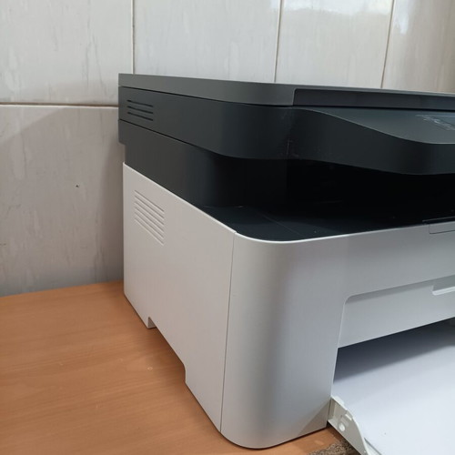 HP LaserJet Pro MFP 135A multifunction printer like new with toner 2K