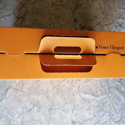 Veuve Clicquot City Traveller champagne bag used with box 2012