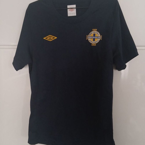 Northern Ireland National Team 2010 Umbro Shirt like new, dark blue size M-L