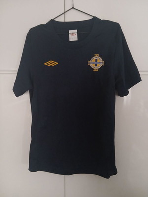 Northern Ireland National Team 2010 Umbro Shirt like new, dark blue size M-L