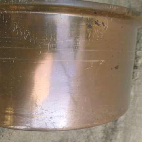 Large copper pot with lid like new