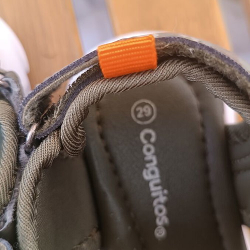 Conguitos sandals size 29 like new