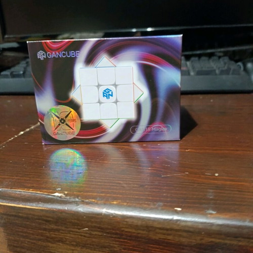 Gan 15 UV maglev like new