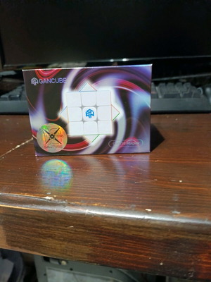 Gan 15 UV maglev like new