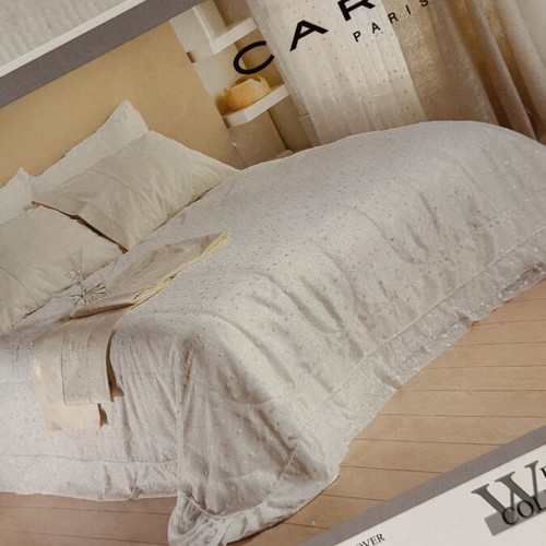 Carven Paris Wedding Quilt satin embroidered 240x250cm like new