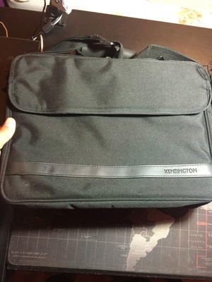 Τσάντα λάπτοπ Kensington καινούργια με πολλές θήκες και μαξιλαράκια προστασίας