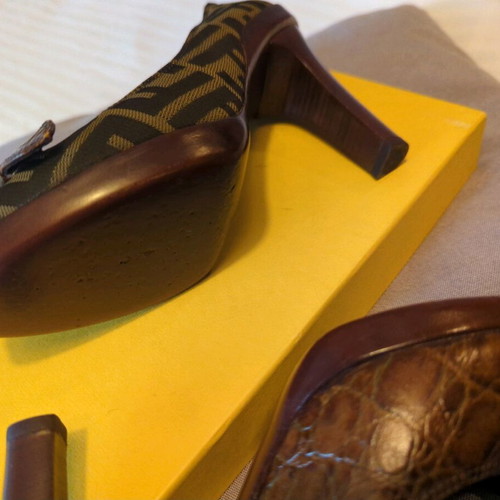 Fendi brown leather and fabric pumps like new, size 36.5