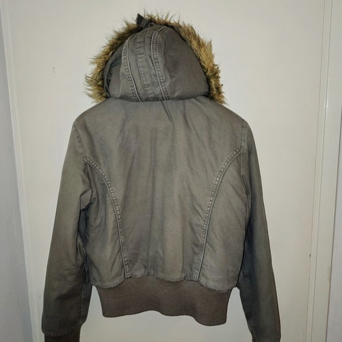 Khaki jacket militaire style with faux fur hood, size XL, like new