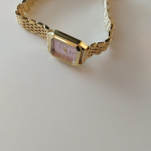 Quarts women's watch gold color like new