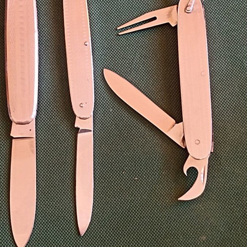 Vintage pocket knives and multitool set of 3, like new