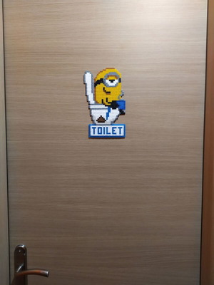 Χειροποίητο διακοσμητικό Minion Bathroom Sign νέο