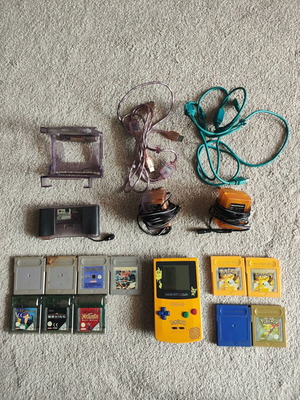 GameBoy Color Pokemon Edition μεταχειρισμένο πακέτο με αξεσουάρ και παιχνίδια