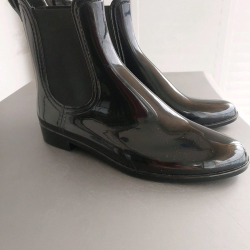 Galotses made in Italy like new, black, size 38