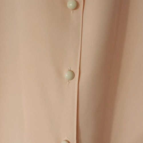 Women's salmon shirt like new with embroidered collar detail