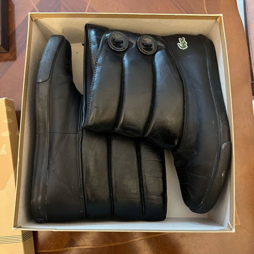Lacoste boots size 38 black like new