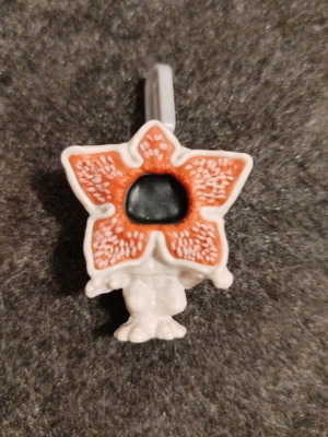 Stranger Things Demogorgon Kinder Joy καινούργιο