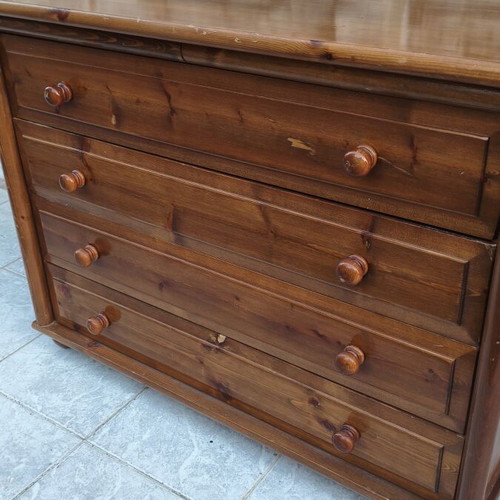 Wooden dresser set with mirror, like new, 4 drawers