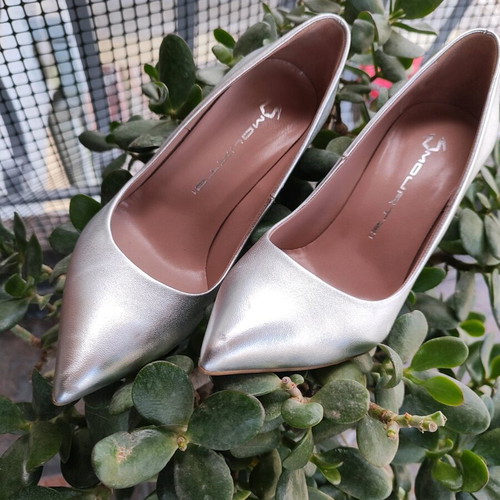 Mourtzi silver leather pumps like new, size 37