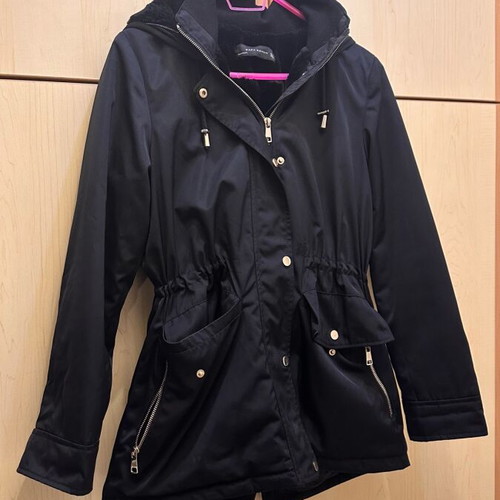 Zara jacket used, black, size M with fur lining