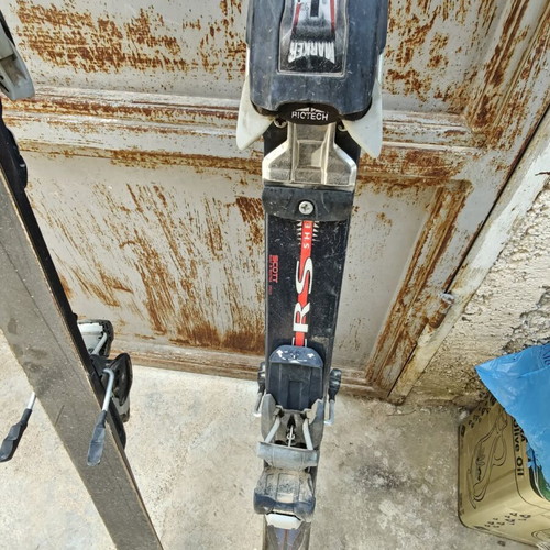 Straight ski equipment used