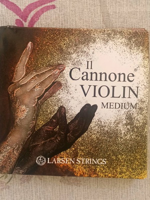 Larsen Il Cannone Medium 4/4 Струни за цигулка нов комплект