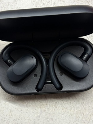 Creative Outlier Go Dark Blue wireless earbuds