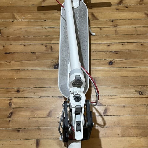 Xiaomi Electric Scooter 3Lite White used with original charger and helmet