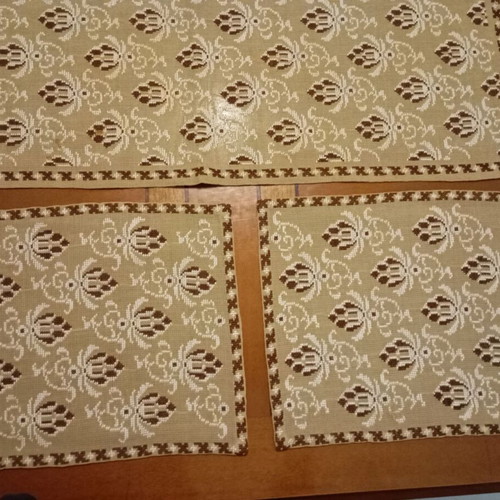 Handmade embroidery set vintage like new, 4 pieces