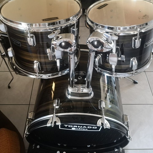 Mapex Tornado Studio Kit brown wood grain color, like new