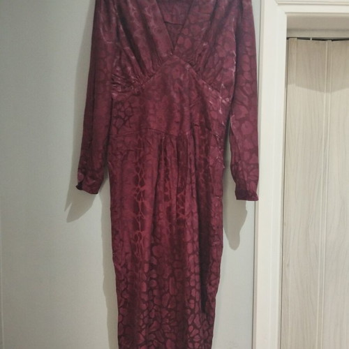 Milk and Honey dress long burgundy V-neck size large like new