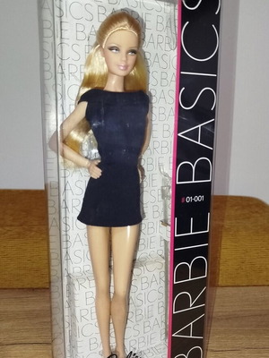 Collectible Barbie Black Label 2009 like new, Model 01-001