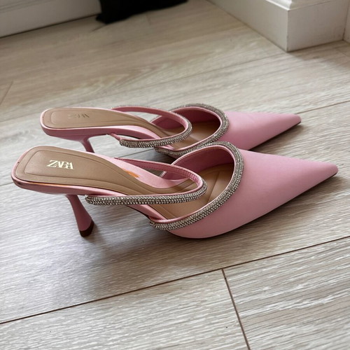 Zara pink pointed toe mules decorated with stones, new, size 40