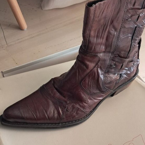 Bata leather boots size 42 like new, brown, zipper inside