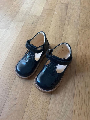 Angulus Black Patent Leather Mary Janes Shoes size 23 like new
