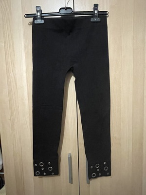 Black leggings with eyelets at the hem, capri design, new