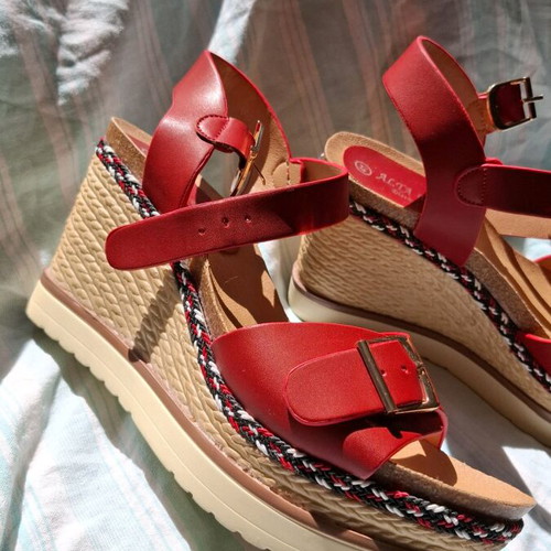 Alta Moda red platform sandals like new, size 41