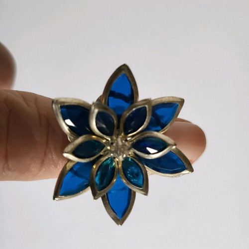 Blue ring flower, openable, like new, silver color