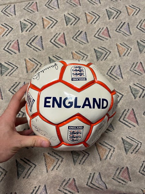 England football ball authentic with signatures, regular size